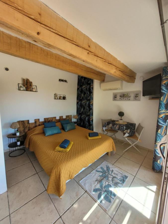 Studio Dans Maisonnette En Pierre Le Castellet  Bagian luar foto